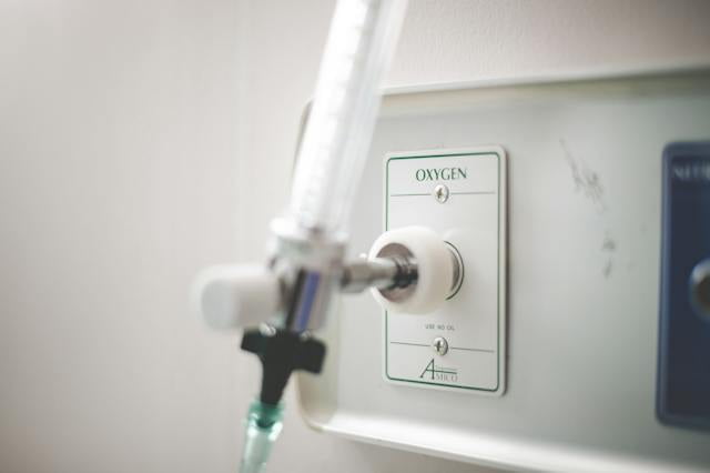 An oxygen tank being used in a hospital