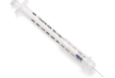 Safety Syringes w Needles Insulin 1ml 29g x 0.5 in. Medline Brand BX/100