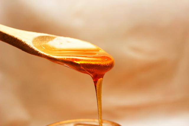 Honey as a natural antibacterial and anti-inflammatory agent