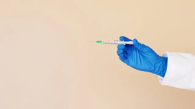 Tuberculin syringe with needle