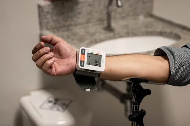 Wireless wrist blood pressure monitor