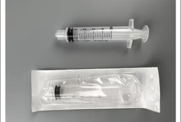 5702624 Luer Lock Syringe 5cc Clear Low Dead Space 4 BX/CA