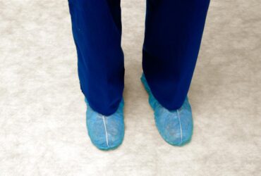 83630 ASPEN SURGISAFE ABSORBENT FLOOR MAT, 28"X40", WHITE 30CS