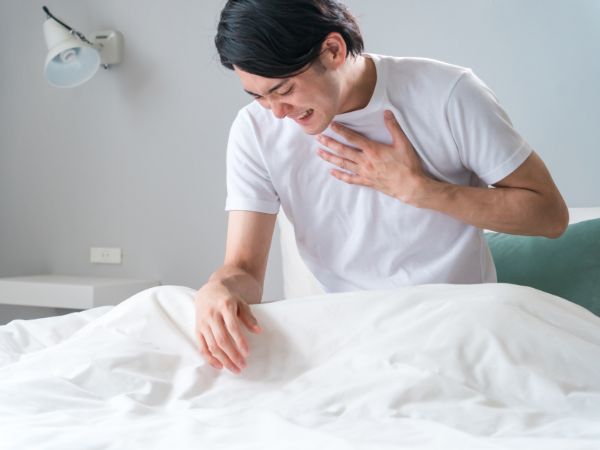 Breathing discomfort while sleeping or lying down also indicates dyspnea or any other obstructive lung disease