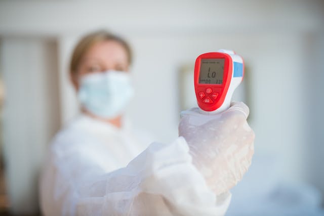 Thermometers employed in hospitals should be easy to disinfect