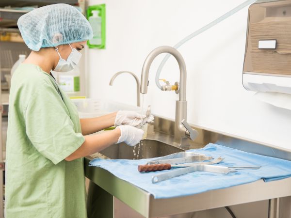 Disinfection and sterilization are all effective methods for equipment cleaning