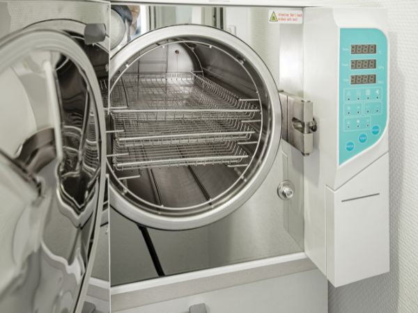 Medical autoclave sterilizers should be easy to clean and disinfect