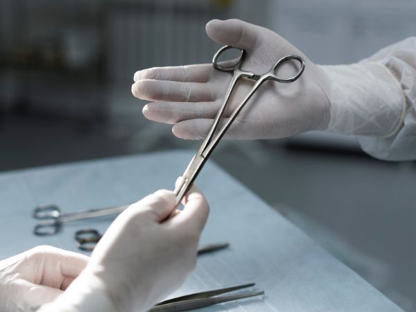 Stainless steel hemostatic forceps