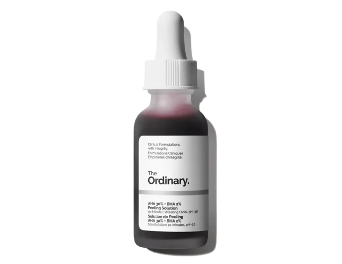 The Ordinary peeling solution gently exfoliates the dead skin cells to ensure fresh skin