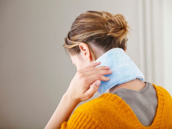 Some of the best heating pads can be used for heat therapy for relieving neck and shoulder pain