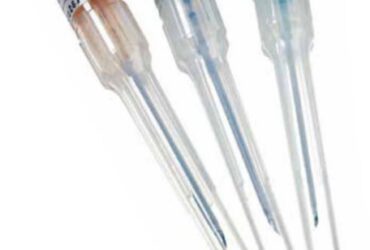 SROX1632 CATHETER SURFLO TEFLON IV