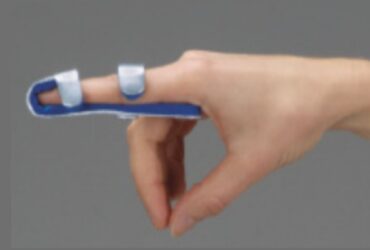 12103 FINGER SPLINT, BASEBALL PADDED