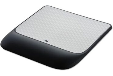 3M Mouse Pad with Precise Mousing Surface and Gel Wrist Rest