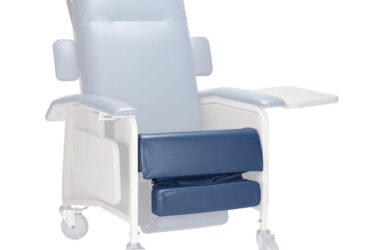 Dynarex RPGC-04BR-B Bariatric Geri Chair Seat with Leg Rest (Blueridge), Blueridge, 1