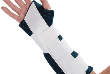 WRIST SPLINT FORE CUTAWAY 10IN RT UN