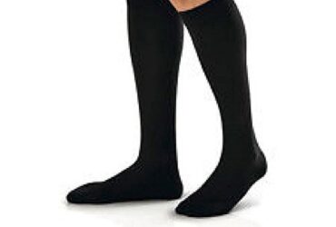 JOBST OPAQUE KNEE 20-30 CLOSED TOE CLASSIC BLACK MD