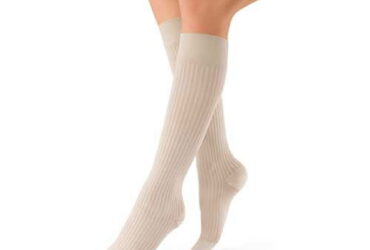 JOBST SOSOFT KNEE 8-15 RIBBED CLOSED TOE SAND MD