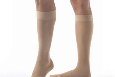 JOBST ULTRASHEER KNEE 15-20 CLOSED TOE PETITE NATURAL SM