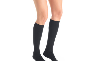 JOBST ULTRASHEER KNEE 20-30 CLOSED TOE PETITE CLASSIC BLACK LG